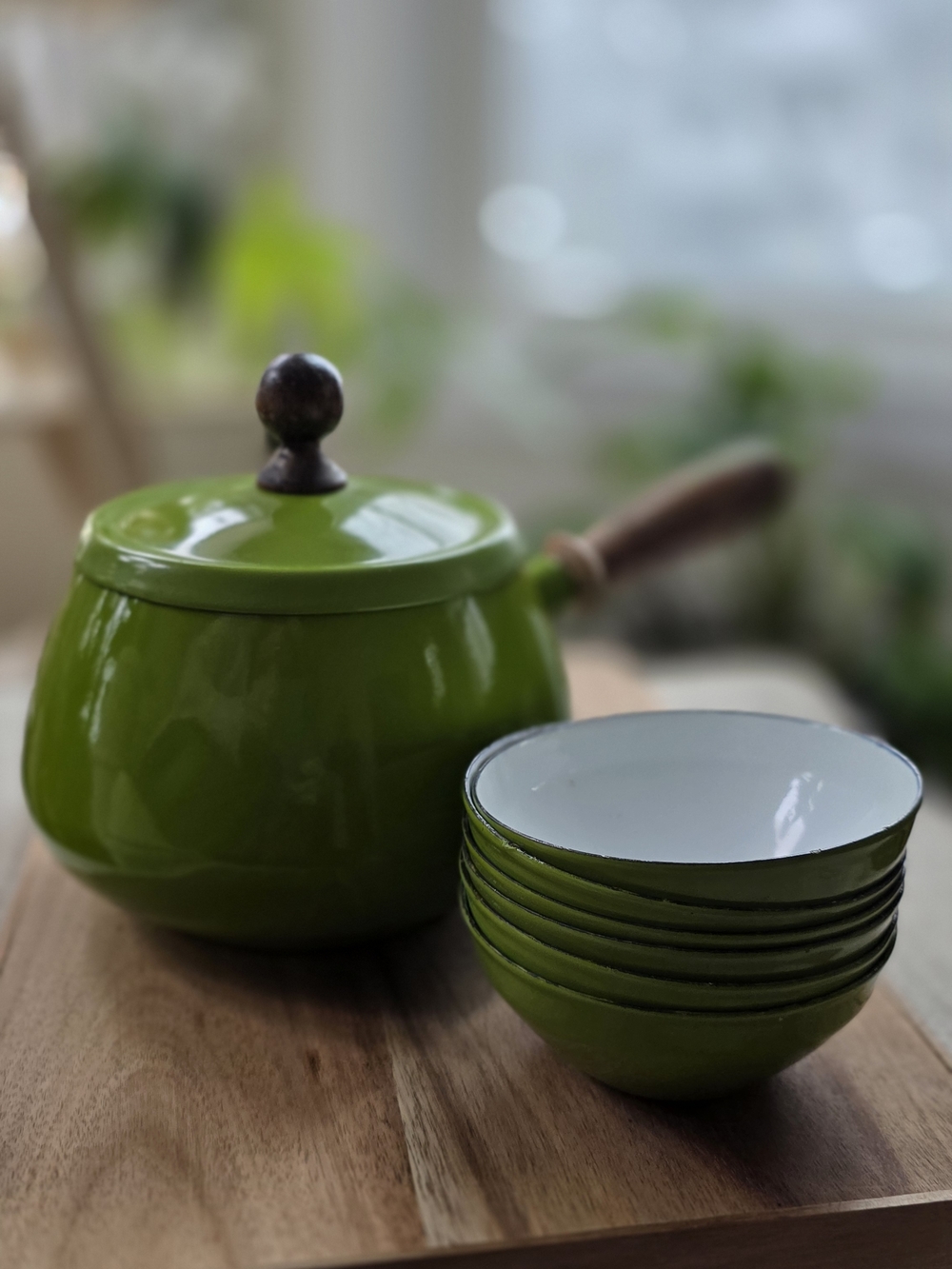 Green Enamel Fodue Pot with Matching Bowls